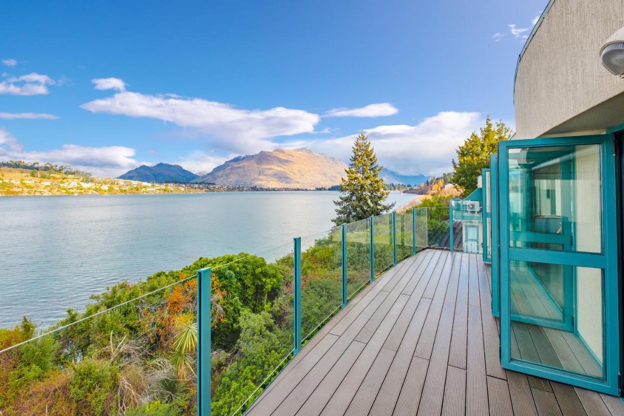 Huge Lakefront Delight - Queenstown Holiday Home Екстериор снимка