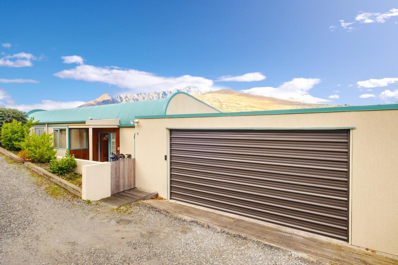 Huge Lakefront Delight - Queenstown Holiday Home Екстериор снимка