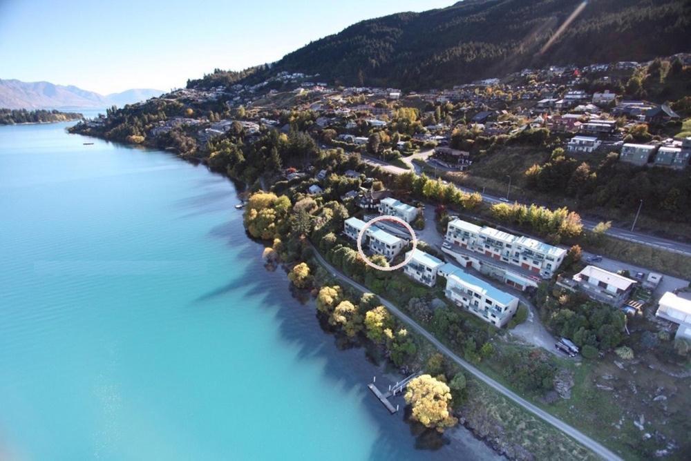 Huge Lakefront Delight - Queenstown Holiday Home Екстериор снимка