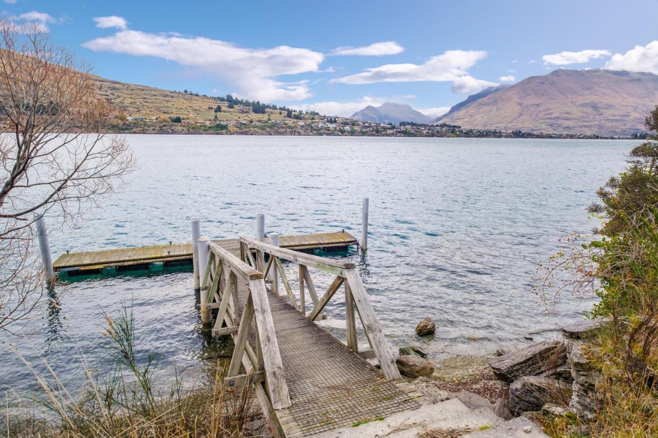 Huge Lakefront Delight - Queenstown Holiday Home Екстериор снимка