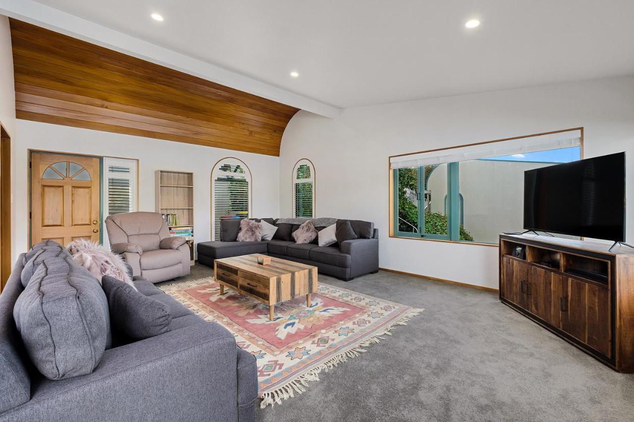 Huge Lakefront Delight - Queenstown Holiday Home Екстериор снимка
